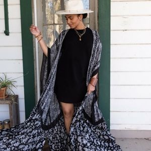 NWOT Three Bird Nest Paisley Tapestry Free Flow Duster Kimono